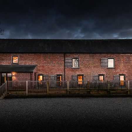 The Barn At Plas Ashpool Sleeps 8 Llandyrnog Exterior foto