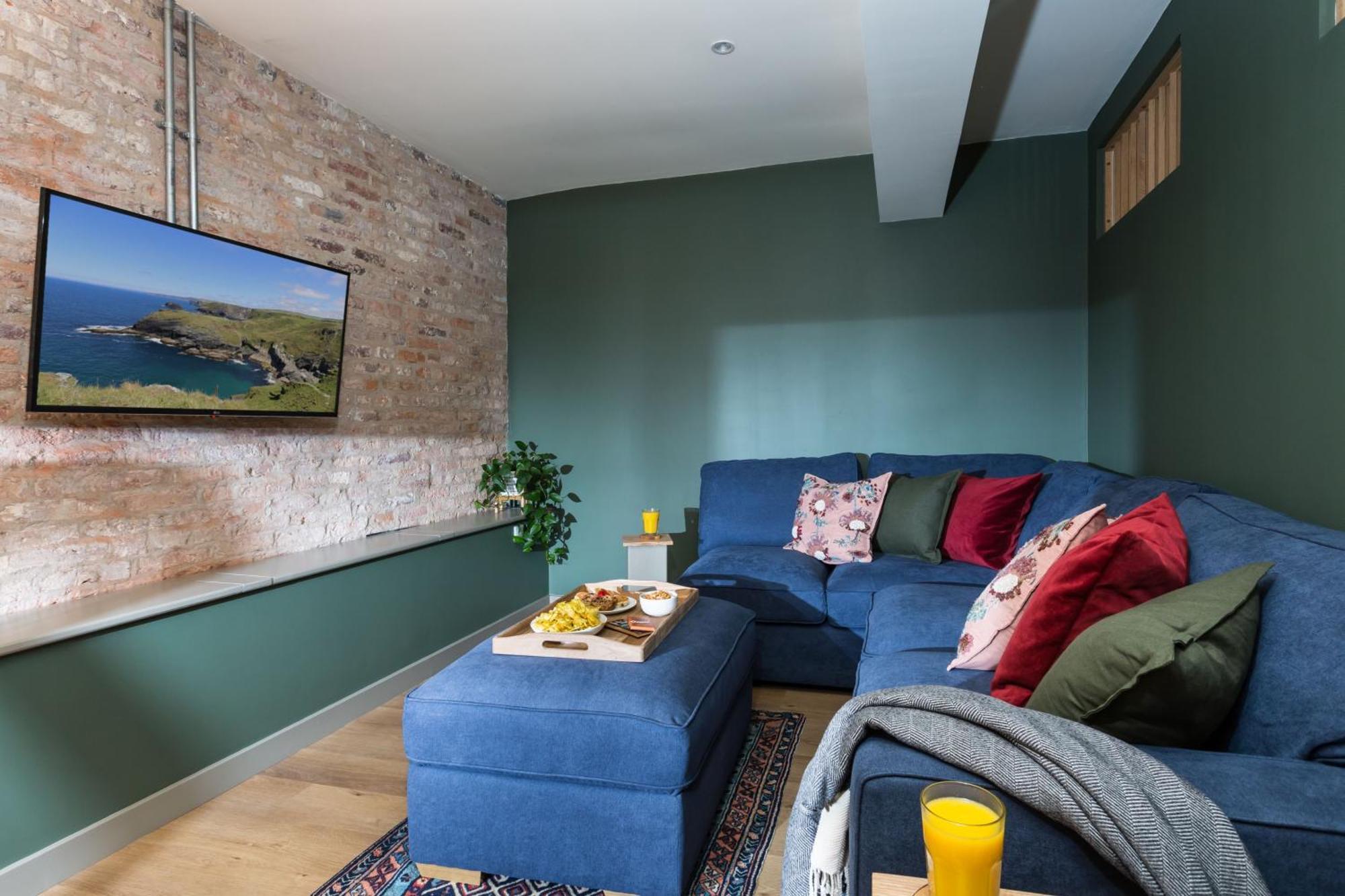 The Barn At Plas Ashpool Sleeps 8 Llandyrnog Exterior foto